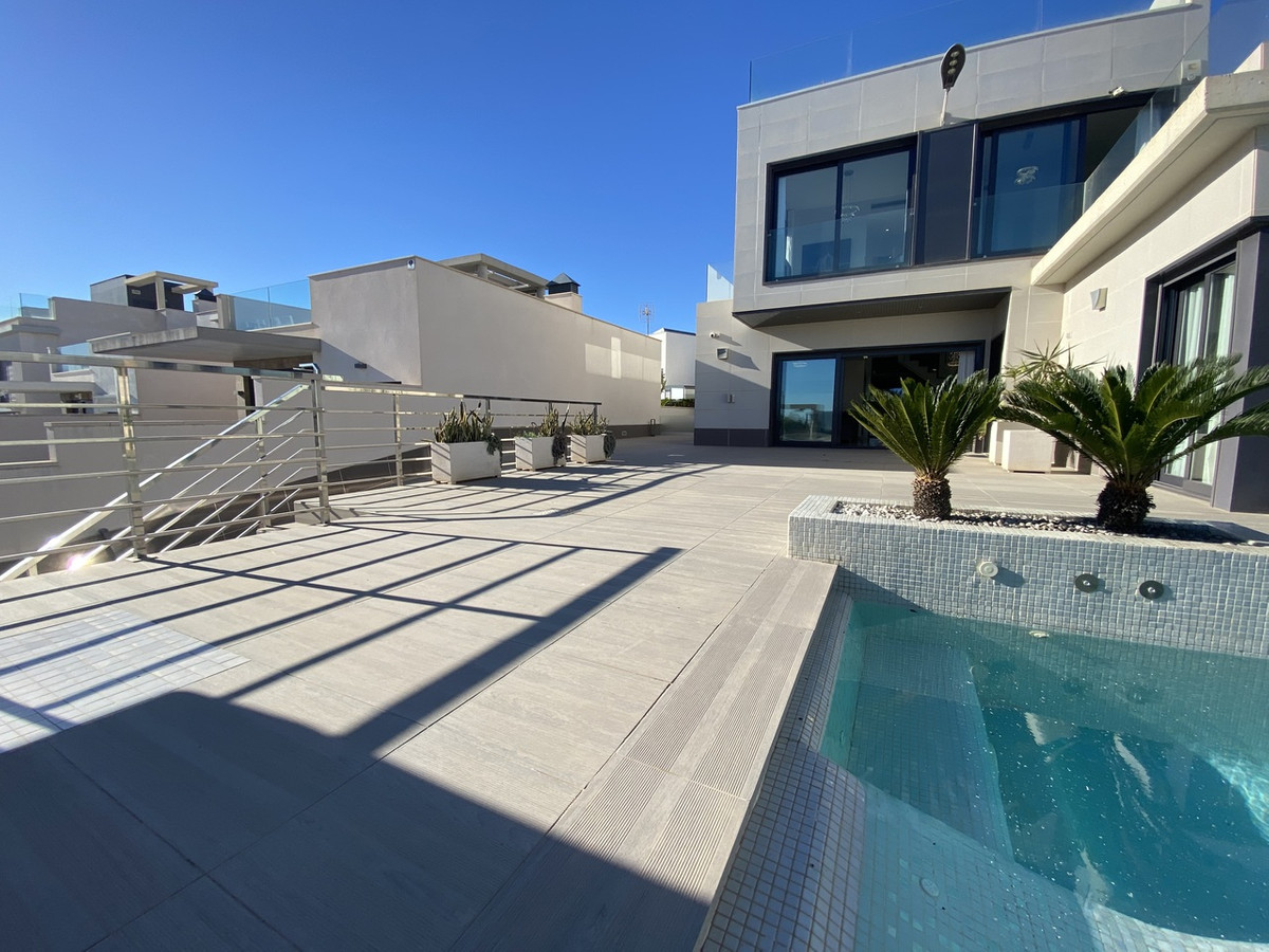 5 Bed Townhouse for sale in Dehesa De Campoamor Costa Blanca, Alicante, Spain