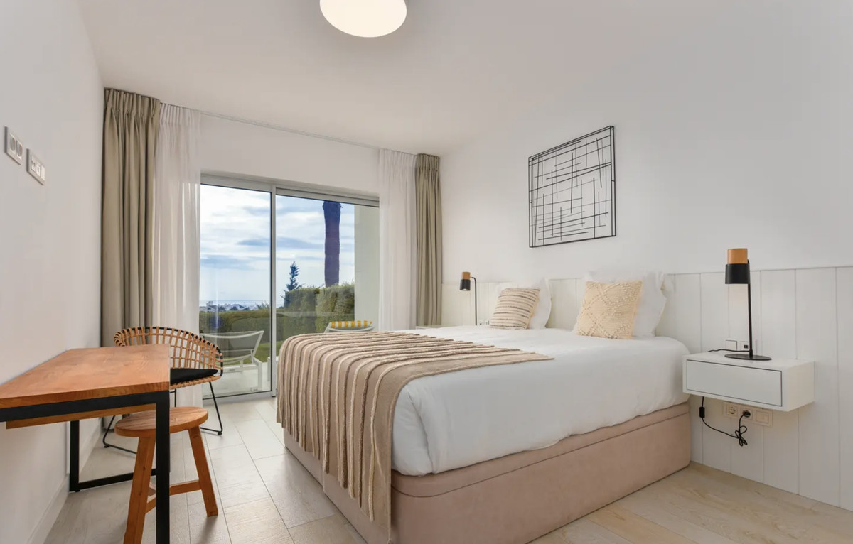 2 Bed Apartment for sale in Casares Costa Del Sol, Málaga, Spain