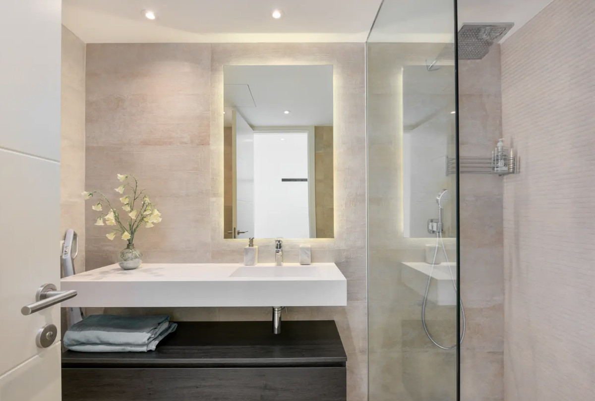 2 Bed Apartment for sale in Casares Costa Del Sol, Málaga, Spain