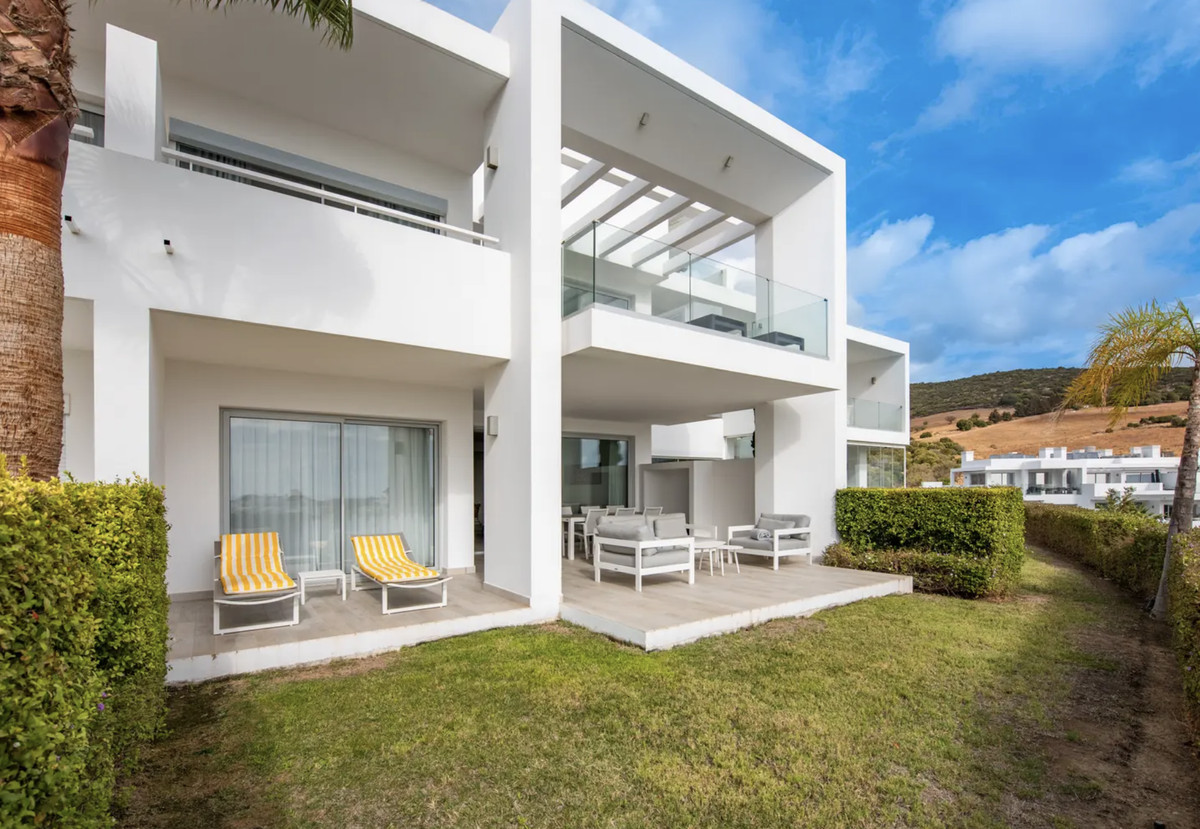 2 Bed Apartment for sale in Casares Costa Del Sol, Málaga, Spain