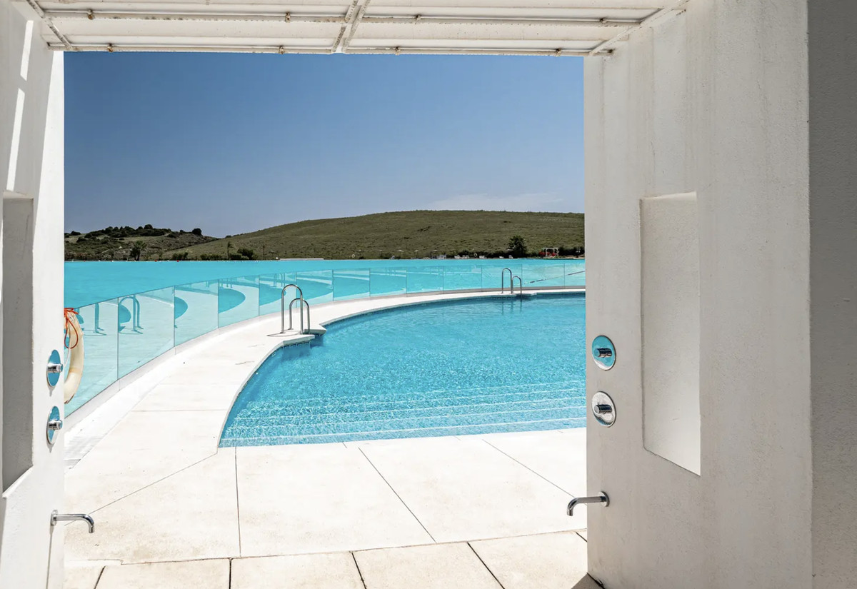 2 Bed Apartment for sale in Casares Costa Del Sol, Málaga, Spain