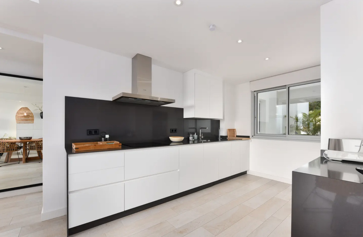 2 Bed Apartment for sale in Casares Costa Del Sol, Málaga, Spain
