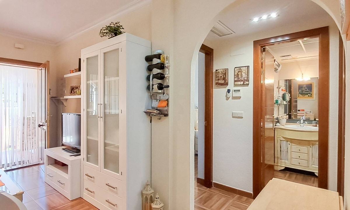 Se vende Apartamento Planta Baja de 2 dormitorios en Costa Blanca, Alicante, España