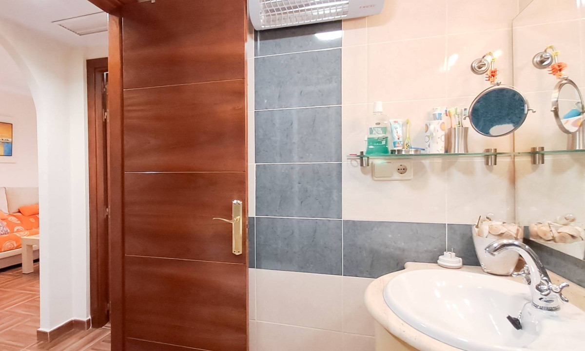 Se vende Apartamento Planta Baja de 2 dormitorios en Costa Blanca, Alicante, España