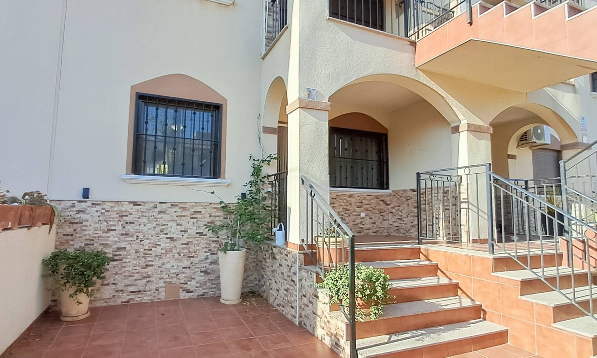 Se vende Apartamento Planta Baja de 2 dormitorios en Costa Blanca, Alicante, España