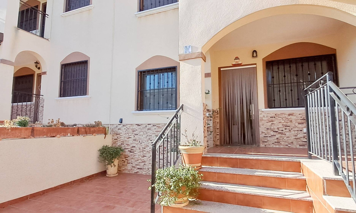 Se vende Apartamento Planta Baja de 2 dormitorios en Costa Blanca, Alicante, España
