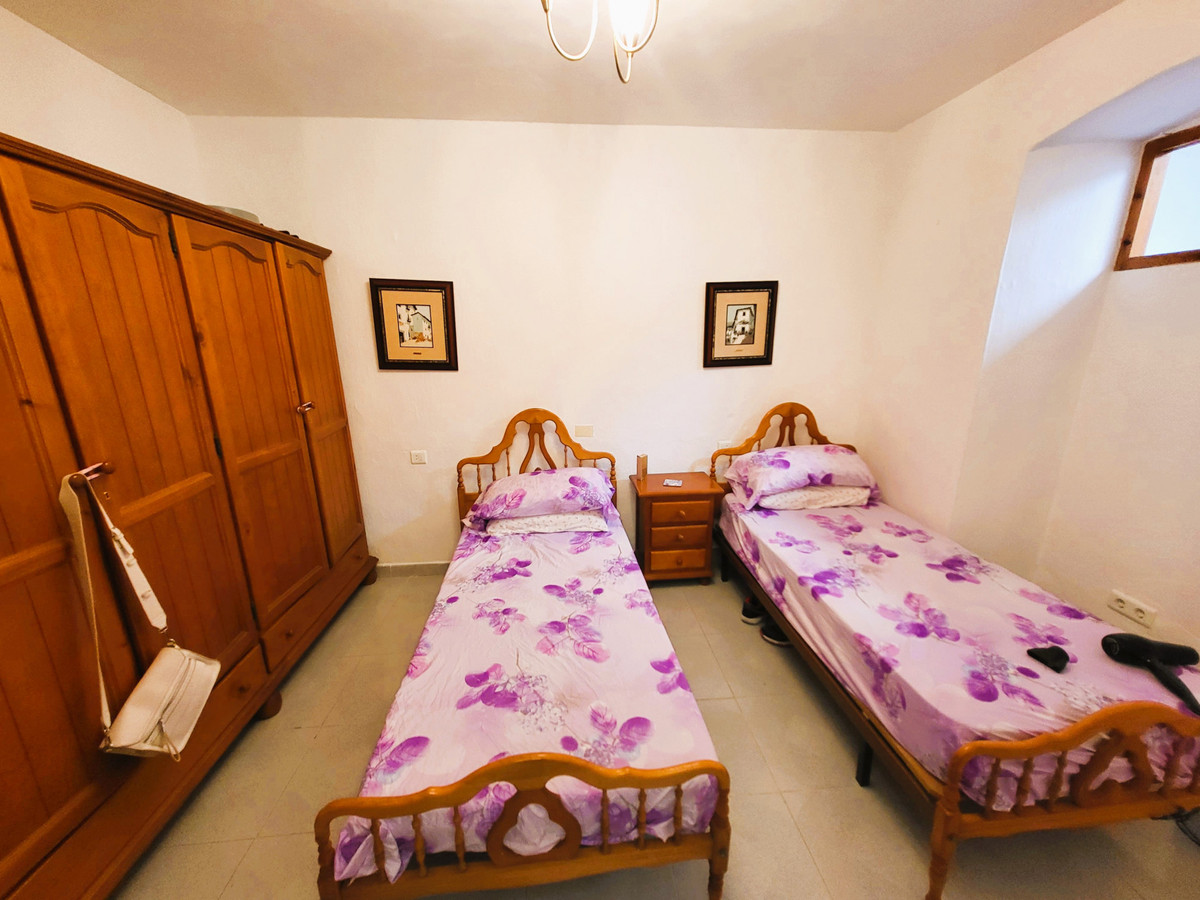 2 Bed Apartment for sale in Estepona Costa Del Sol, Málaga, Spain