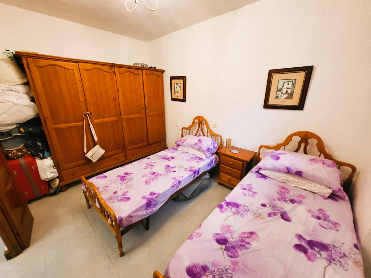 2 Bed Apartment for sale in Estepona Costa Del Sol, Málaga, Spain