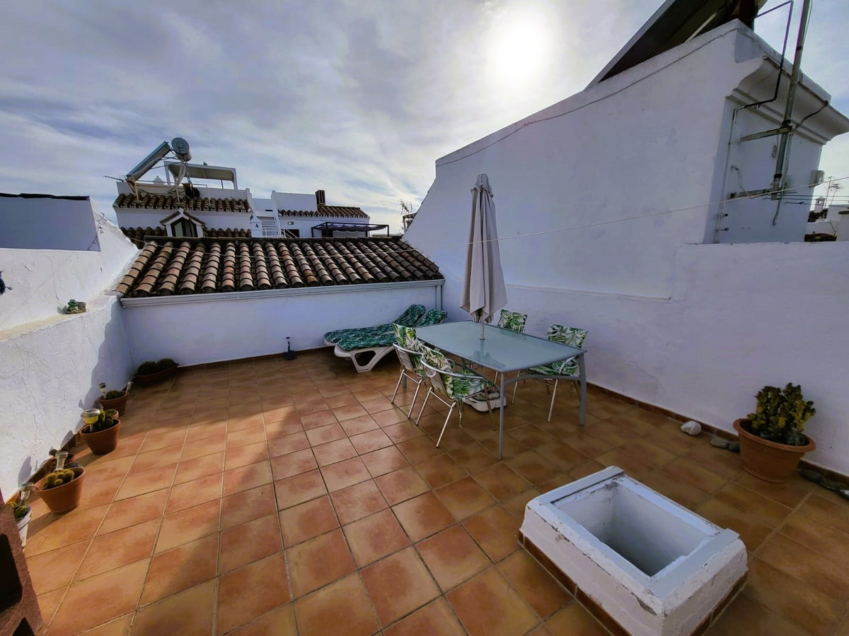 2 Bed Apartment for sale in Estepona Costa Del Sol, Málaga, Spain