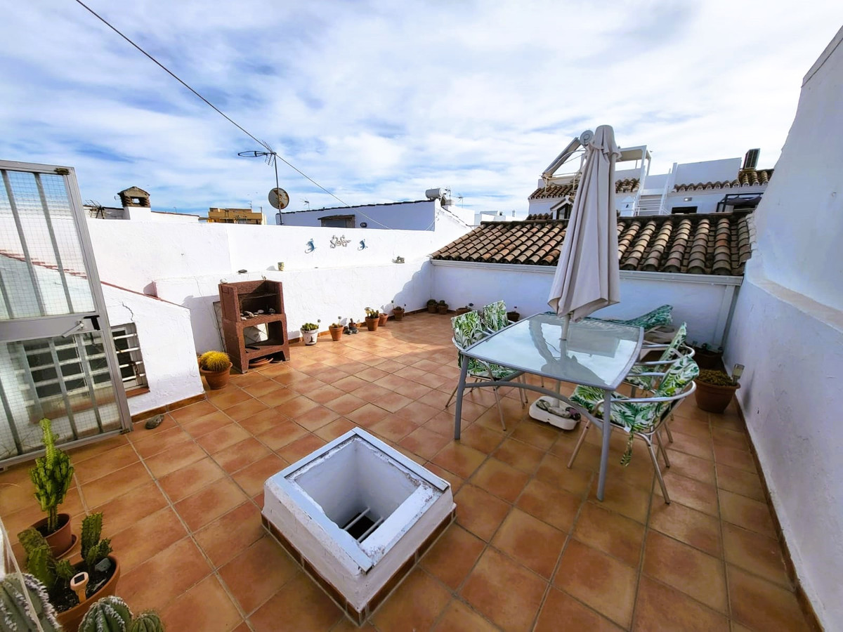 2 Bed Apartment for sale in Estepona Costa Del Sol, Málaga, Spain