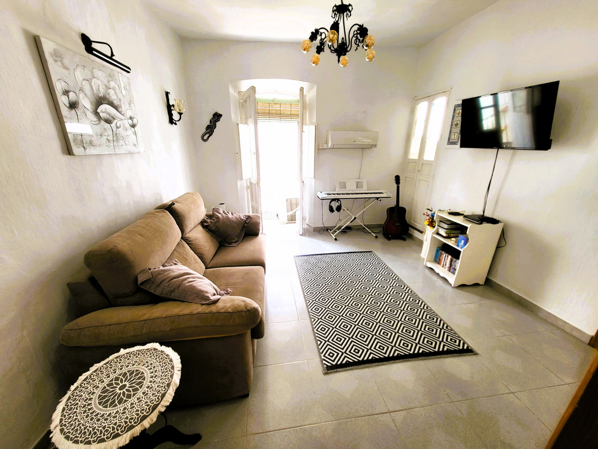2 Bed Apartment for sale in Estepona Costa Del Sol, Málaga, Spain