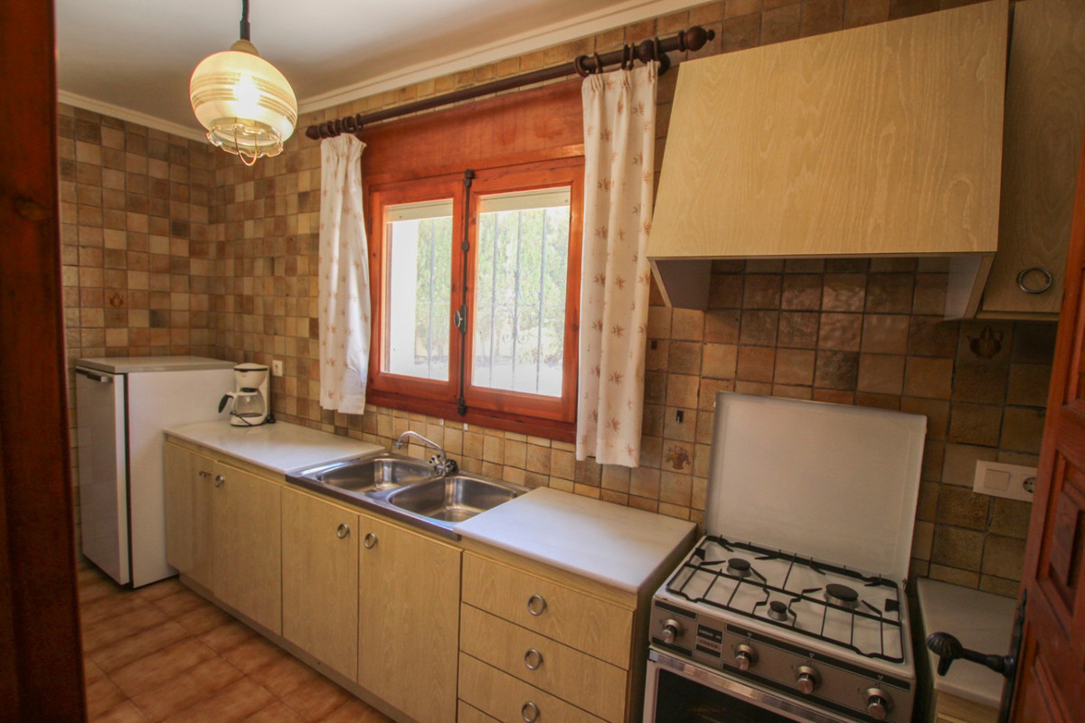 4 Bed Townhouse for sale in Calpe Costa Blanca, Alicante, Spain