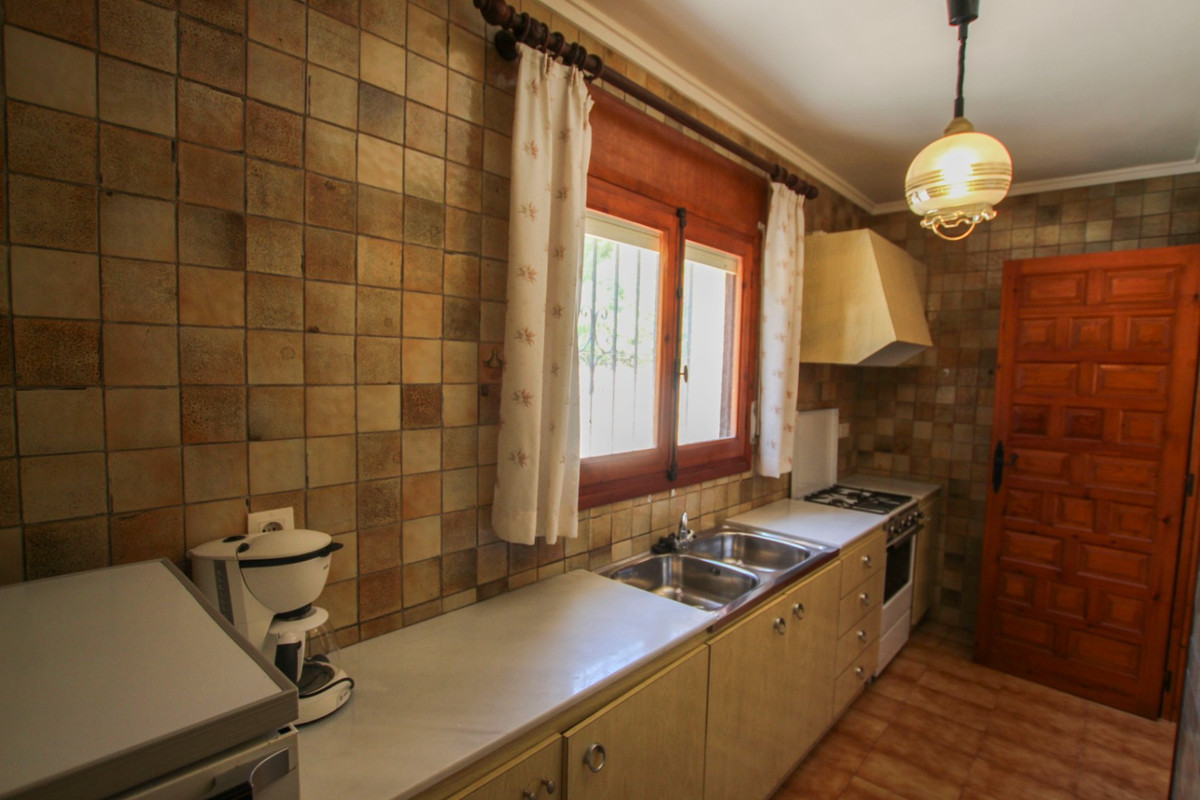 4 Bed Townhouse for sale in Calpe Costa Blanca, Alicante, Spain