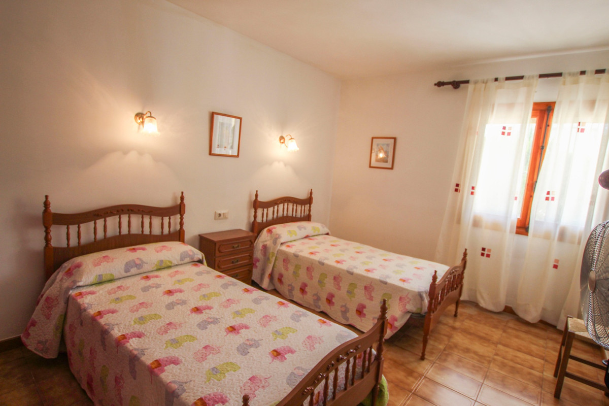 4 Bed Townhouse for sale in Calpe Costa Blanca, Alicante, Spain