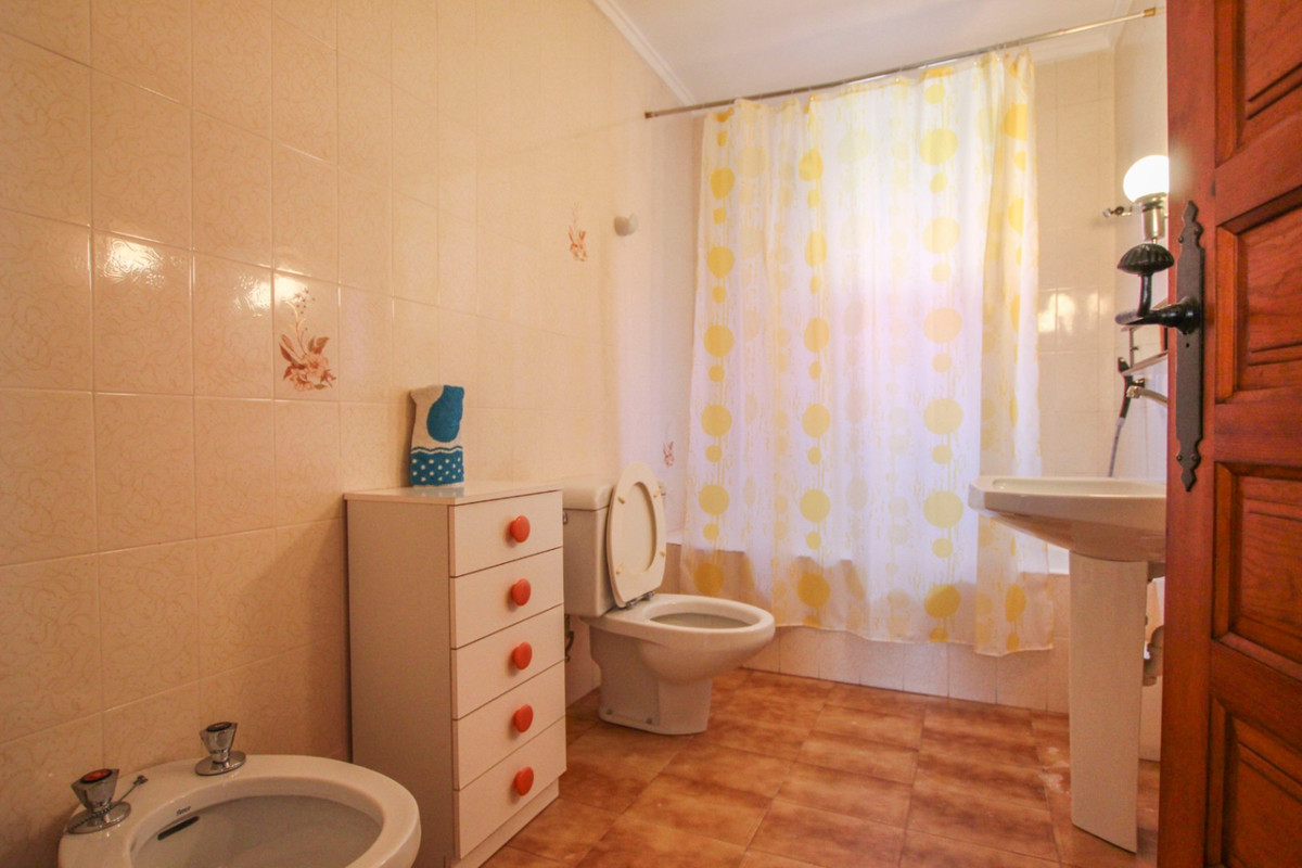 4 Bed Townhouse for sale in Calpe Costa Blanca, Alicante, Spain