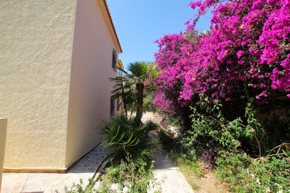 4 Bed Townhouse for sale in Calpe Costa Blanca, Alicante, Spain
