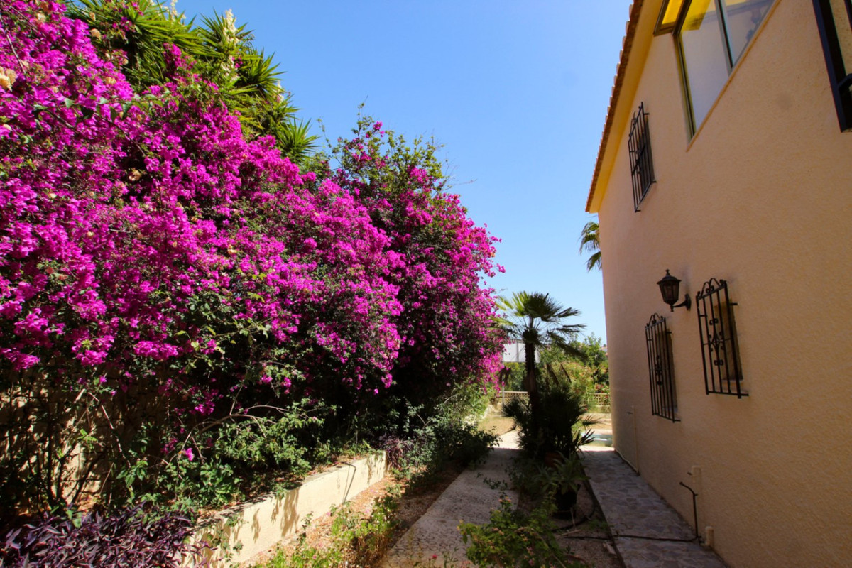 4 Bed Townhouse for sale in Calpe Costa Blanca, Alicante, Spain