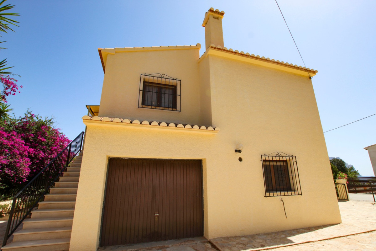 4 Bed Townhouse for sale in Calpe Costa Blanca, Alicante, Spain