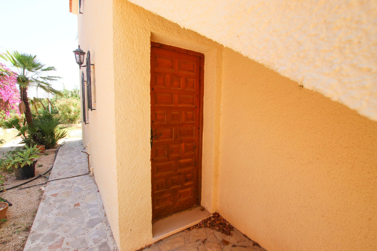 4 Bed Townhouse for sale in Calpe Costa Blanca, Alicante, Spain