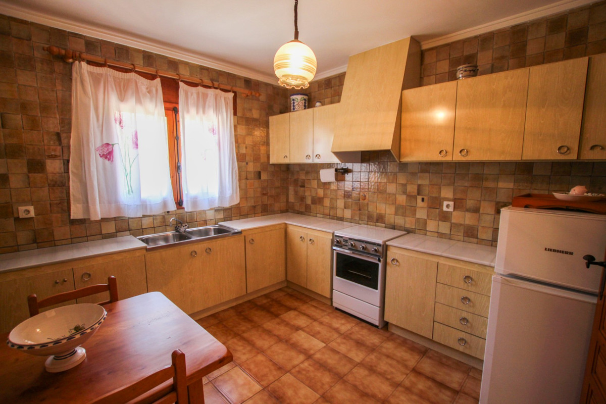 4 Bed Townhouse for sale in Calpe Costa Blanca, Alicante, Spain