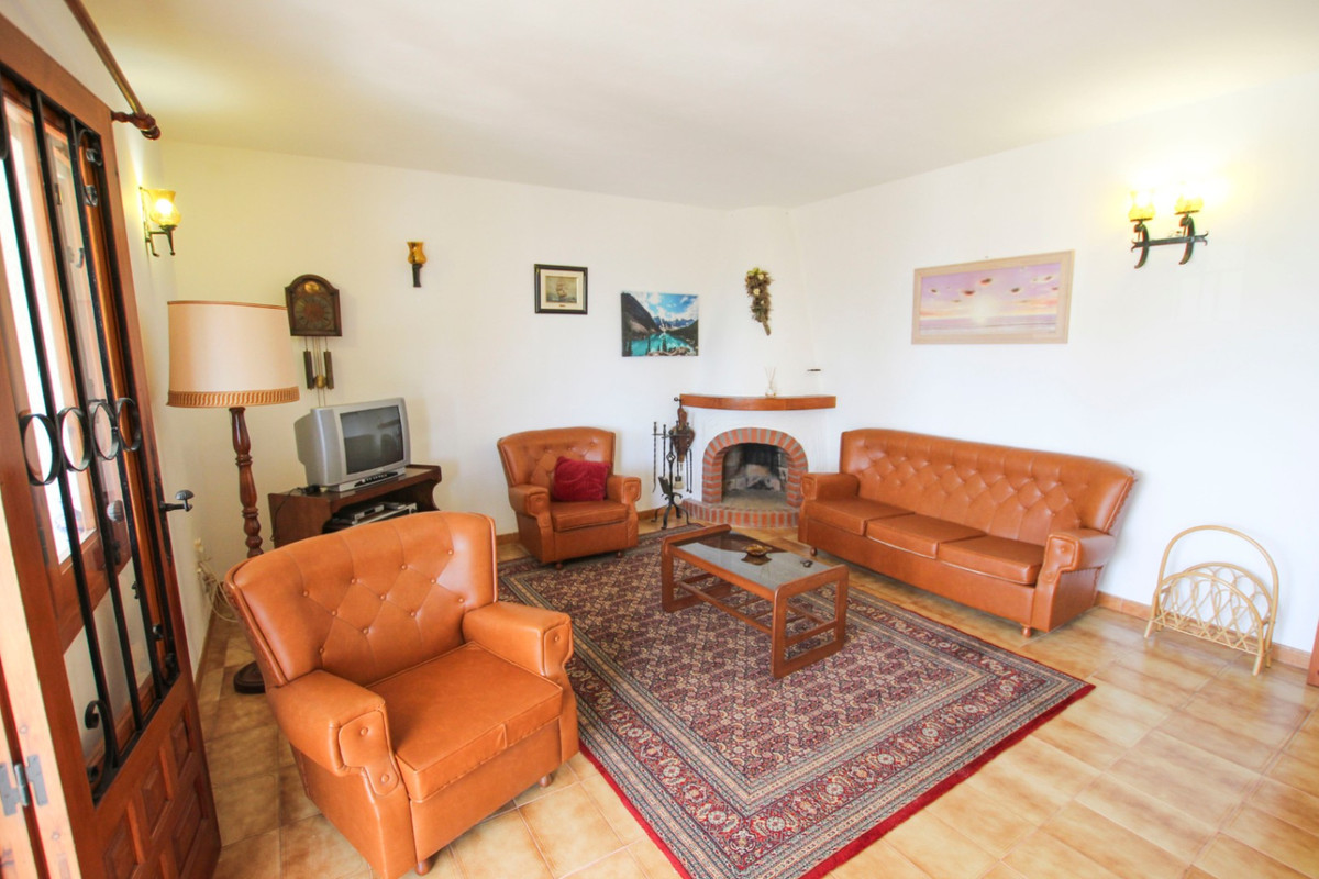 4 Bed Townhouse for sale in Calpe Costa Blanca, Alicante, Spain