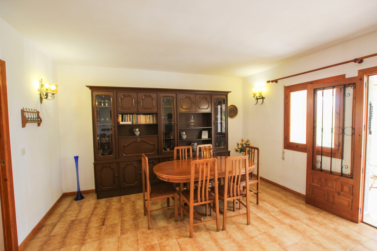 4 Bed Townhouse for sale in Calpe Costa Blanca, Alicante, Spain