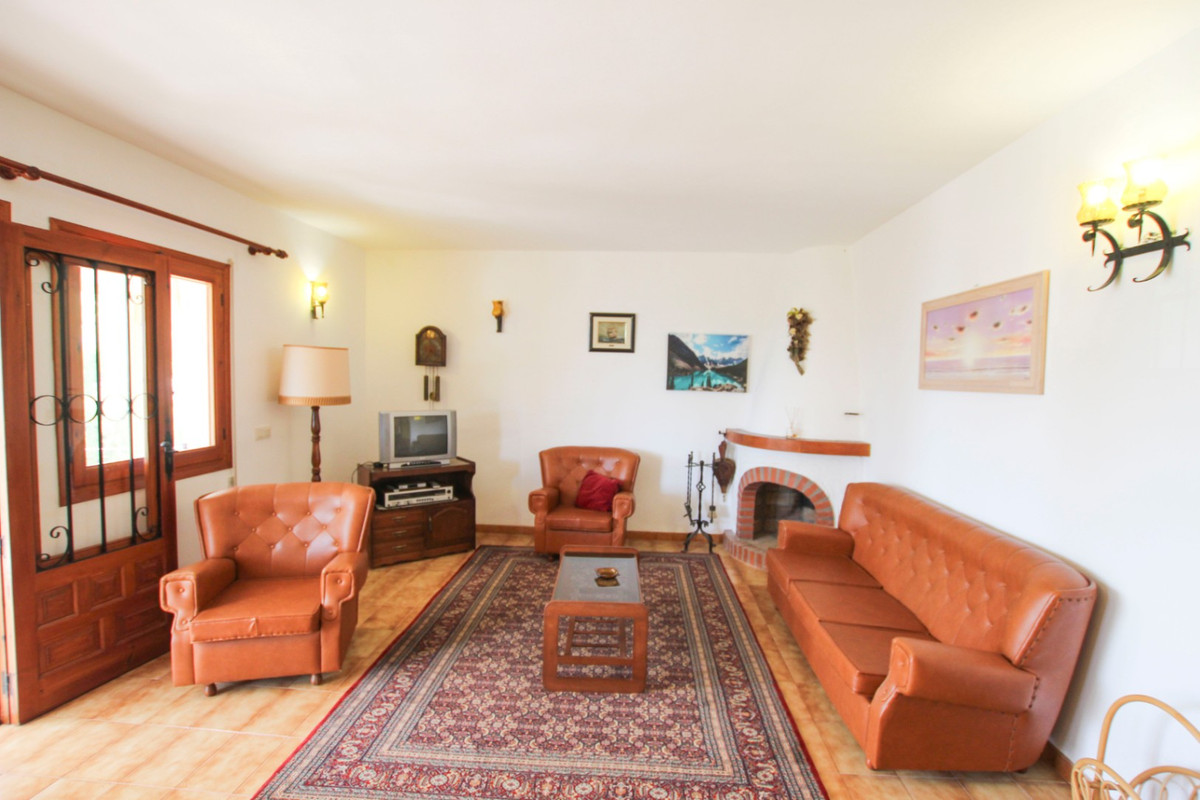 4 Bed Townhouse for sale in Calpe Costa Blanca, Alicante, Spain