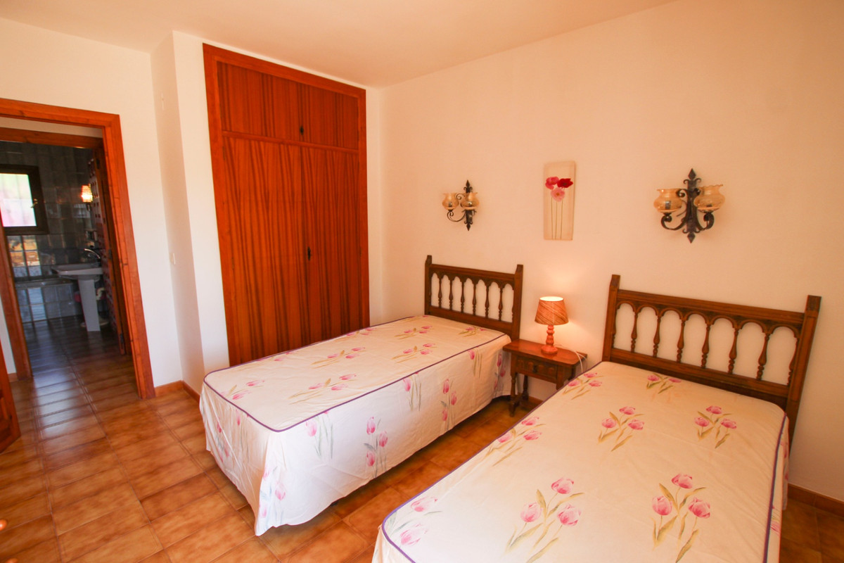 4 Bed Townhouse for sale in Calpe Costa Blanca, Alicante, Spain