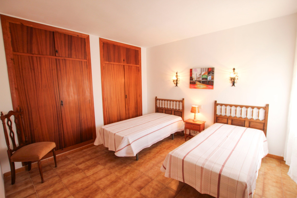 4 Bed Townhouse for sale in Calpe Costa Blanca, Alicante, Spain