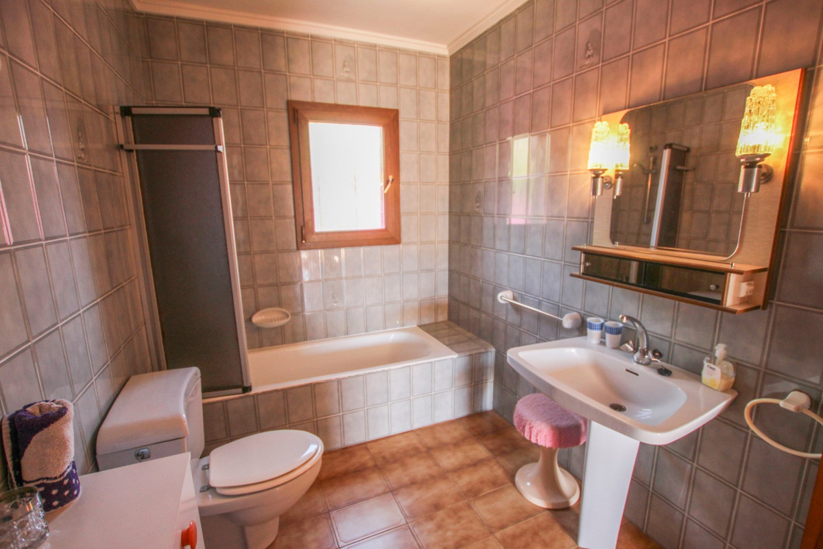 4 Bed Townhouse for sale in Calpe Costa Blanca, Alicante, Spain