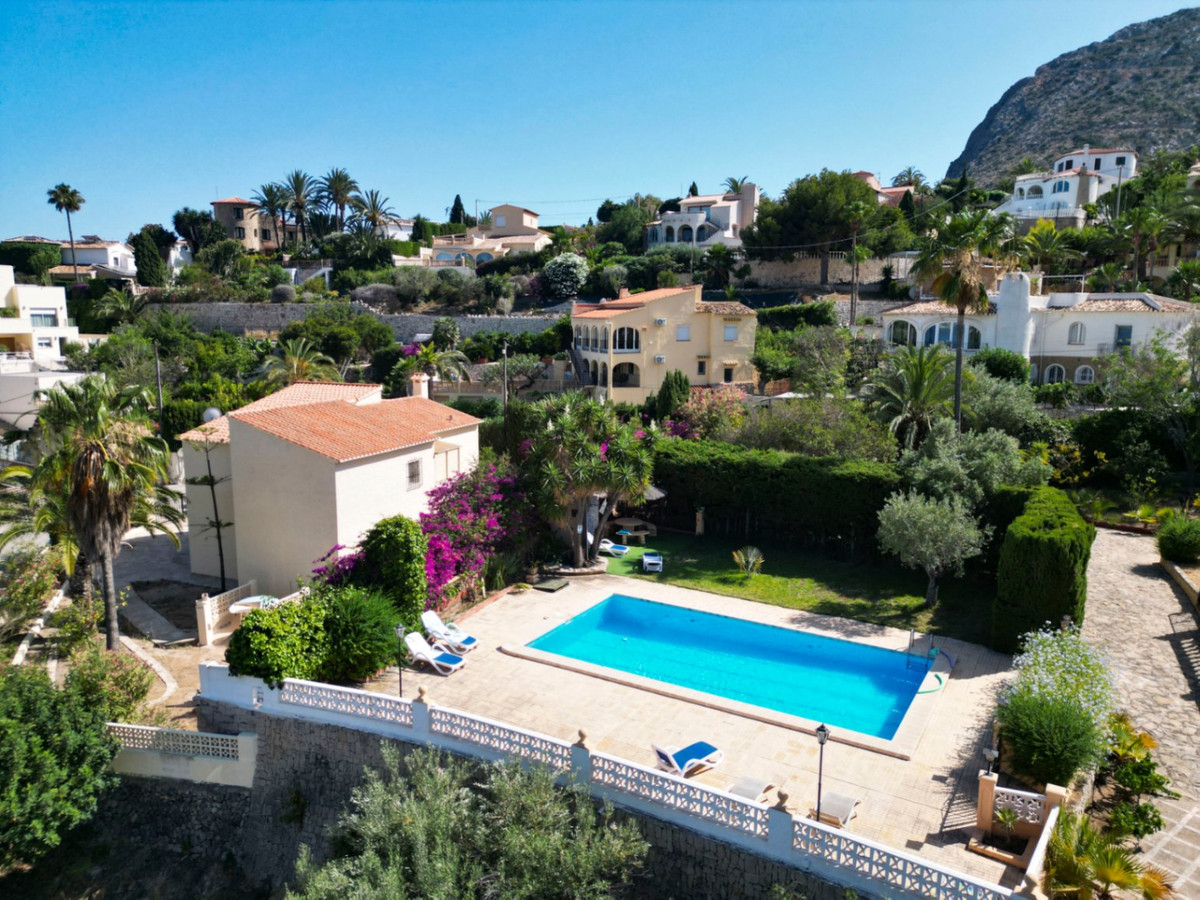 4 Bed Townhouse for sale in Calpe Costa Blanca, Alicante, Spain