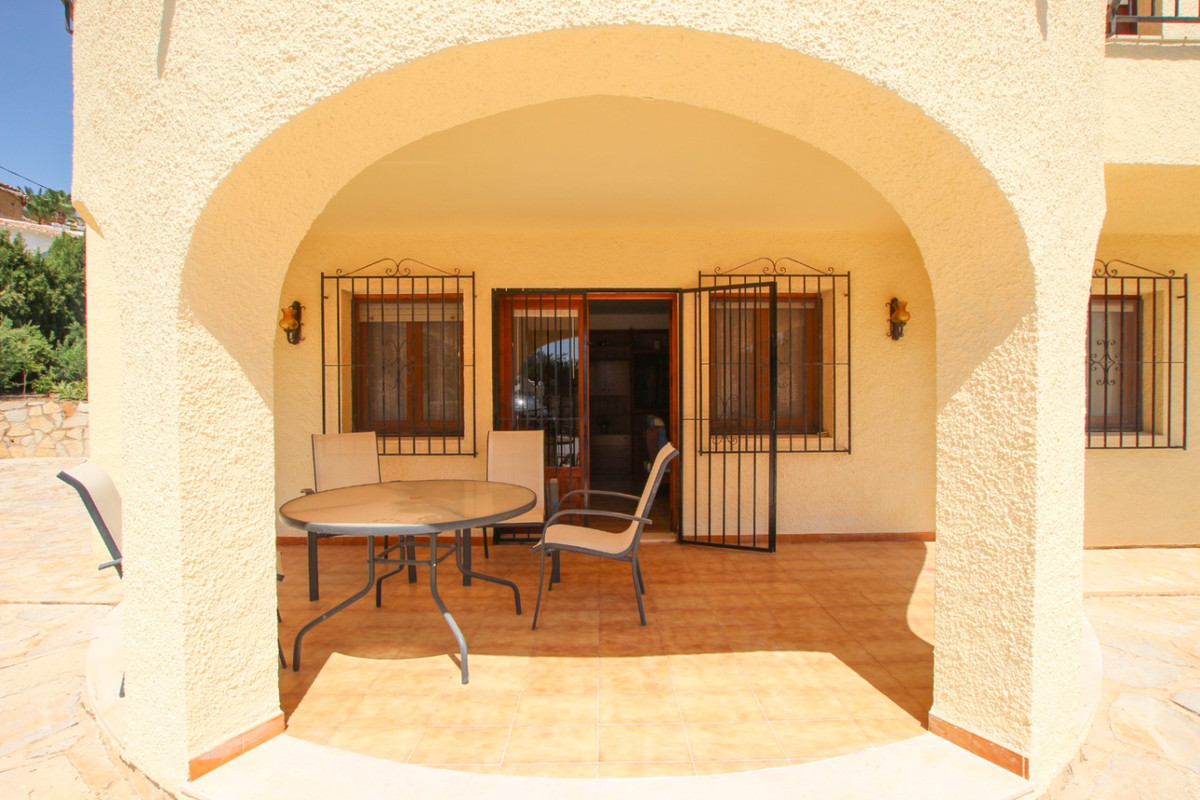 4 Bed Townhouse for sale in Calpe Costa Blanca, Alicante, Spain