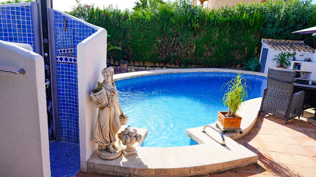 2 Bed Townhouse for sale in Calpe Costa Blanca, Alicante, Spain