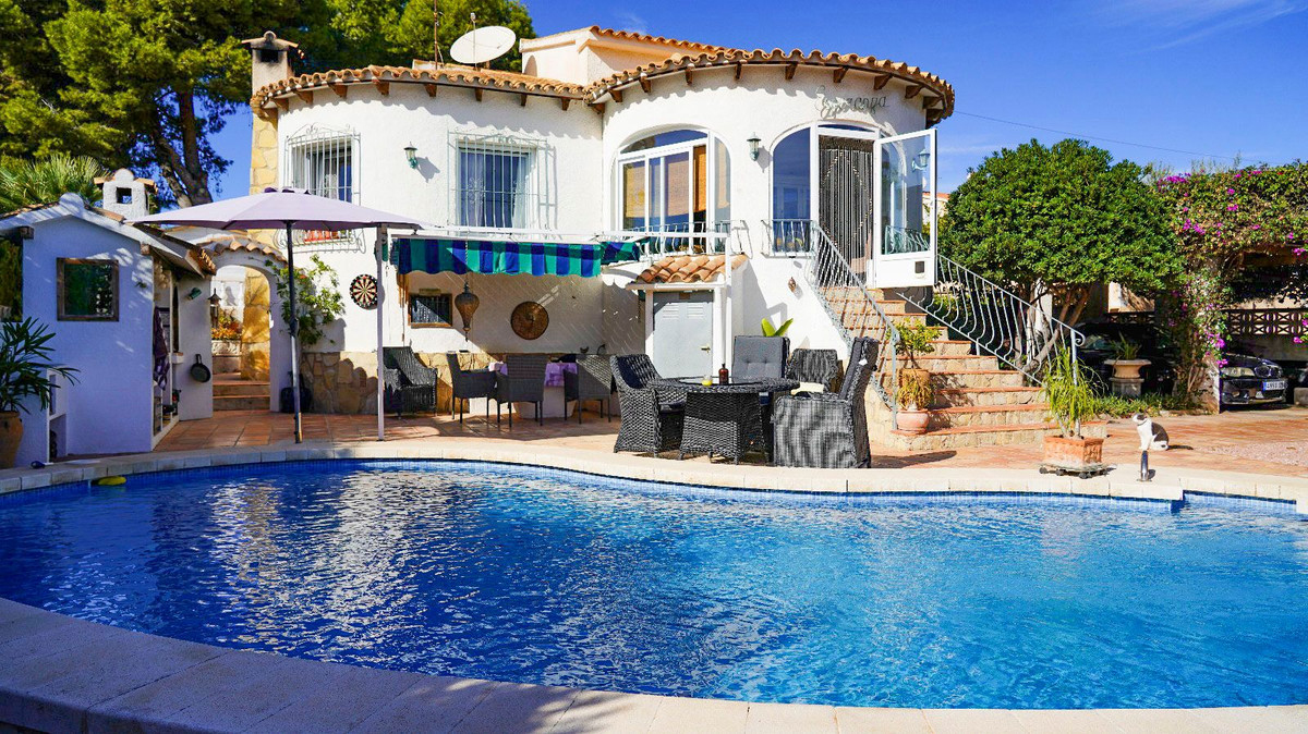 2 Bed Townhouse for sale in Calpe Costa Blanca, Alicante, Spain
