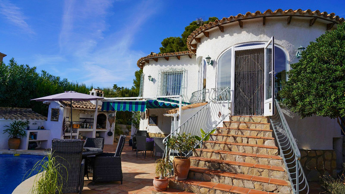 2 Bed Townhouse for sale in Calpe Costa Blanca, Alicante, Spain