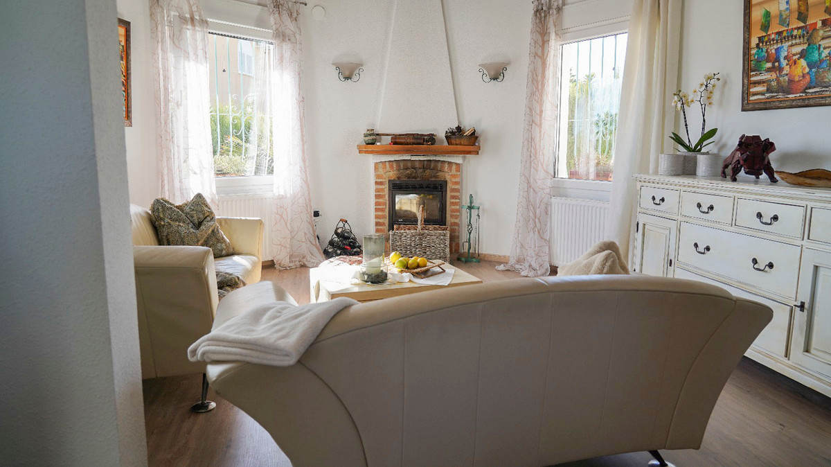 2 Bed Townhouse for sale in Calpe Costa Blanca, Alicante, Spain