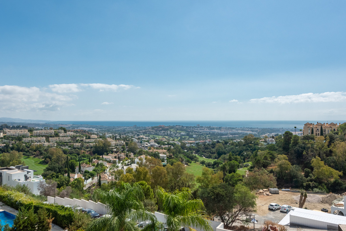 3 Bed Apartment for sale in Benahavís Costa Del Sol, Málaga, Spain
