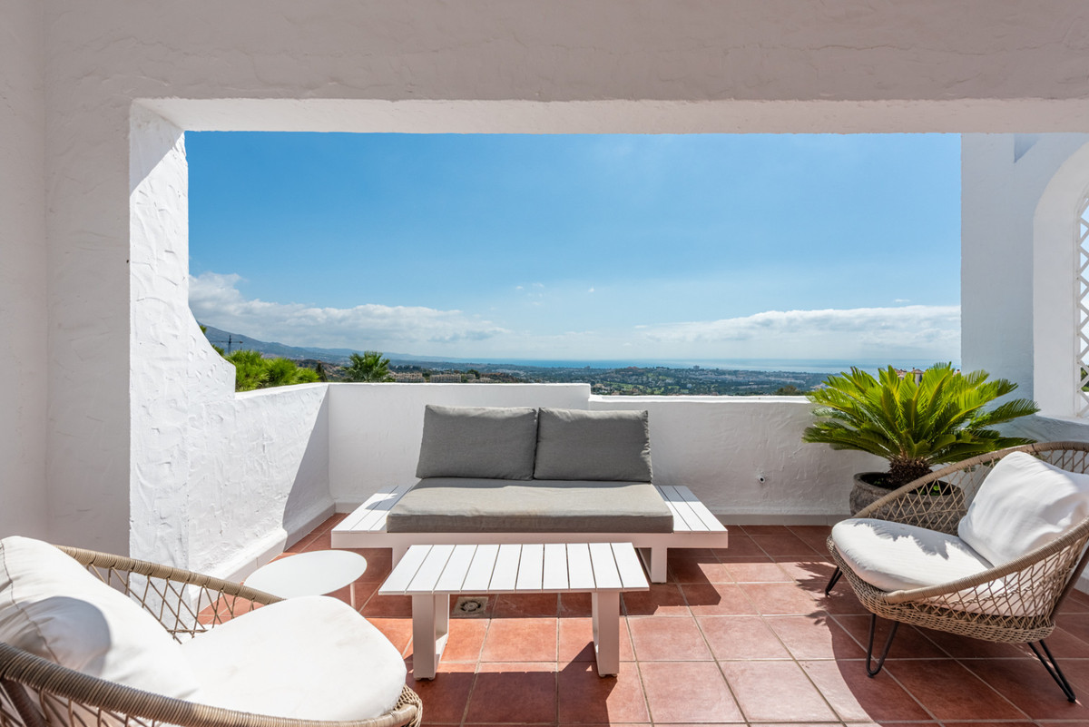 3 Bed Apartment for sale in Benahavís Costa Del Sol, Málaga, Spain