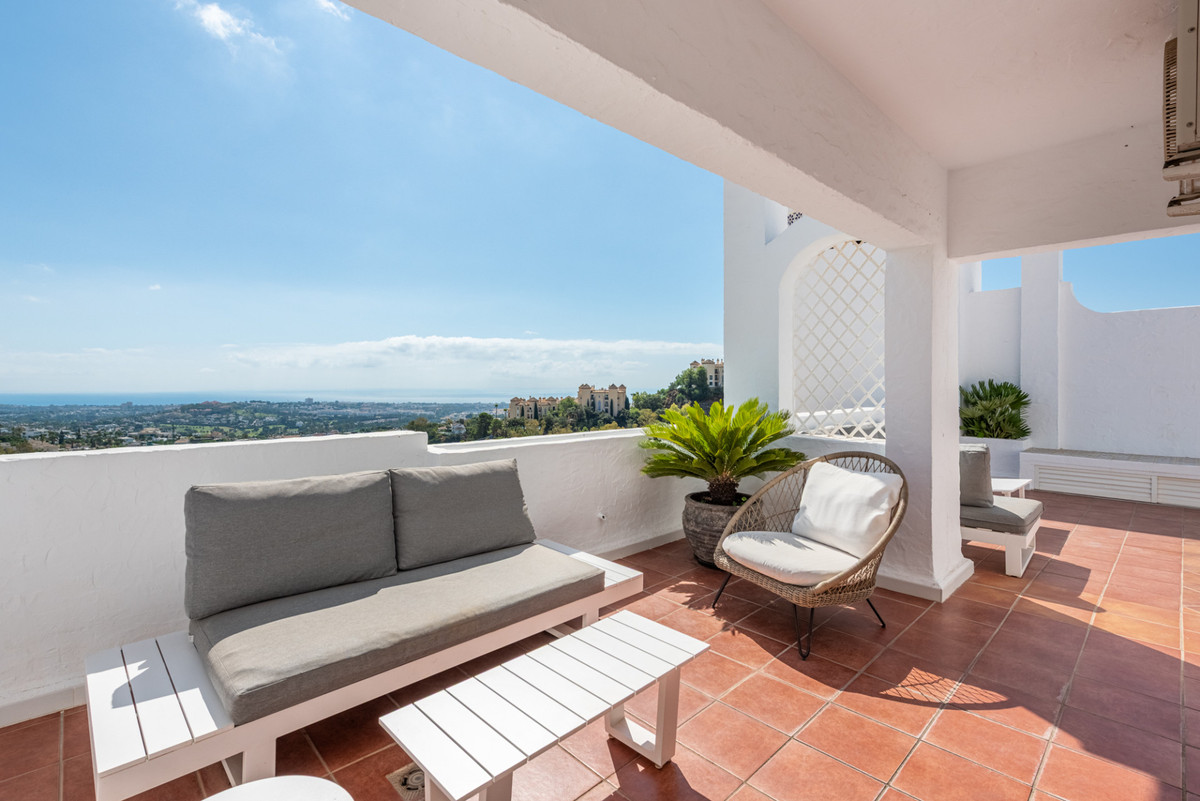 3 Bed Apartment for sale in Benahavís Costa Del Sol, Málaga, Spain