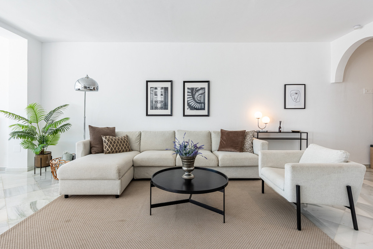3 Bed Apartment for sale in Benahavís Costa Del Sol, Málaga, Spain