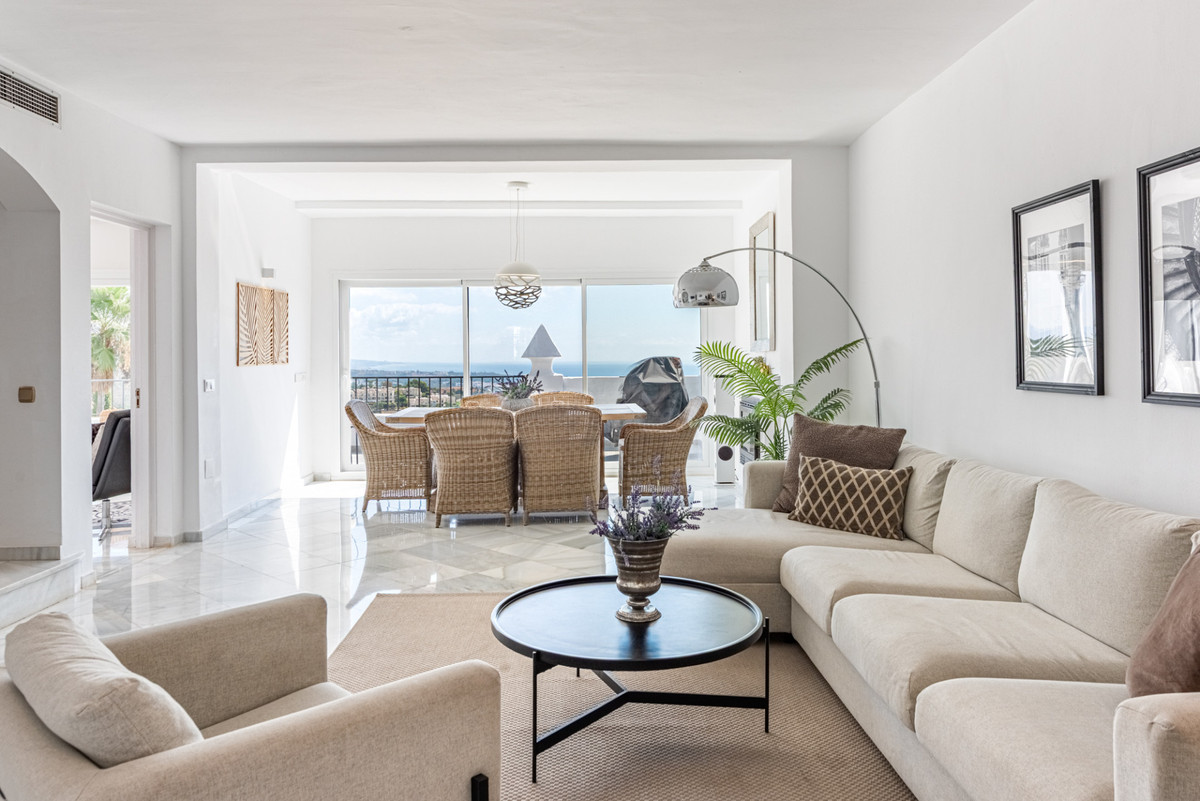 3 Bed Apartment for sale in Benahavís Costa Del Sol, Málaga, Spain