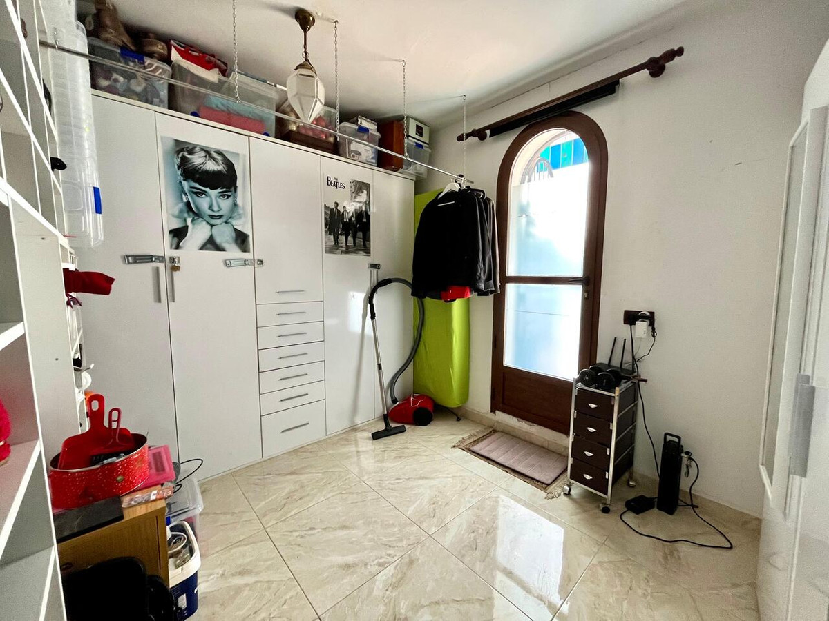 4 Bed Townhouse for sale in Villamartin Costa Blanca, Alicante, Spain