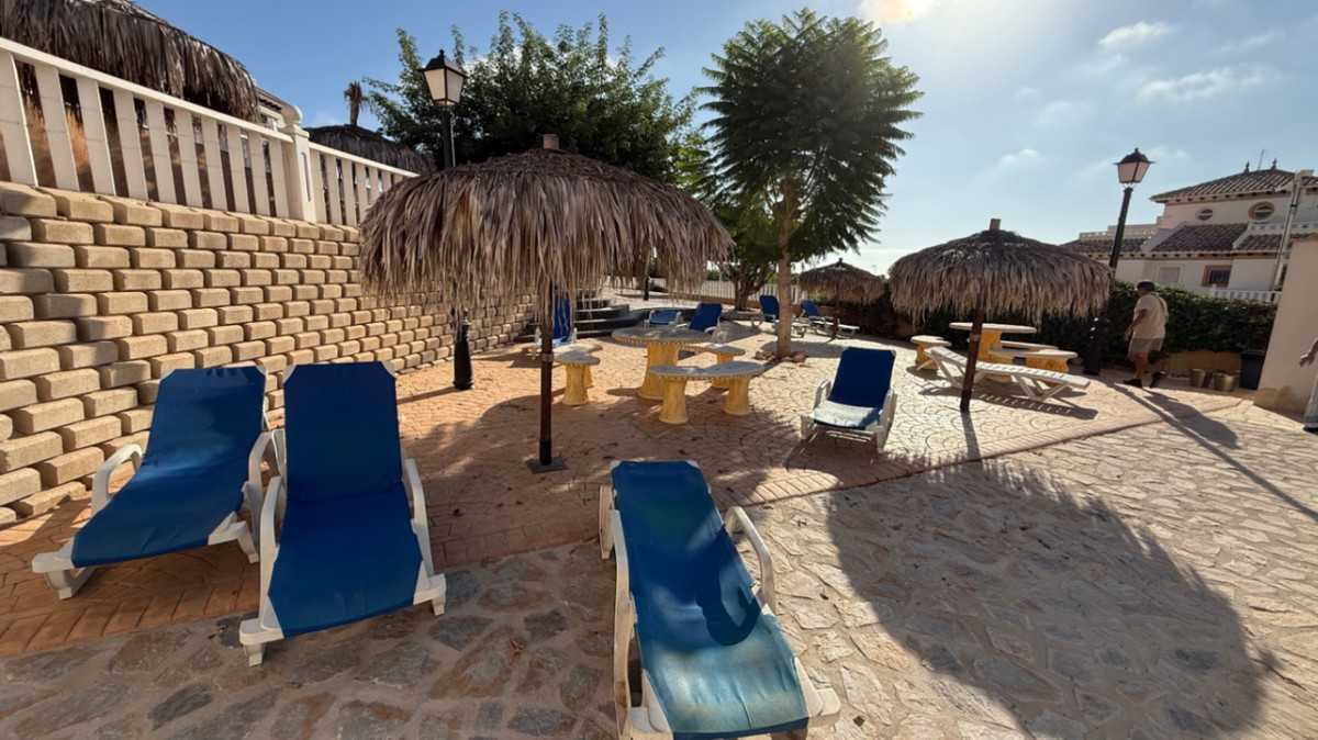 Se vende Apartamento Planta Baja de 2 dormitorios en Costa Blanca, Alicante, España