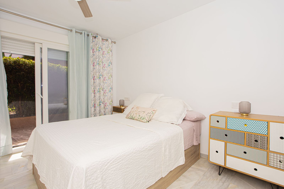 2 Bed Apartment for sale in The Golden Mile Costa Del Sol, Málaga, Spain