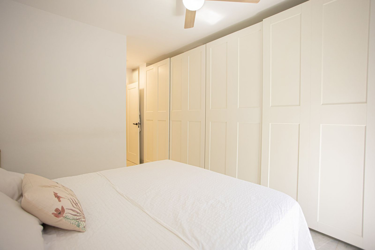 2 Bed Apartment for sale in The Golden Mile Costa Del Sol, Málaga, Spain