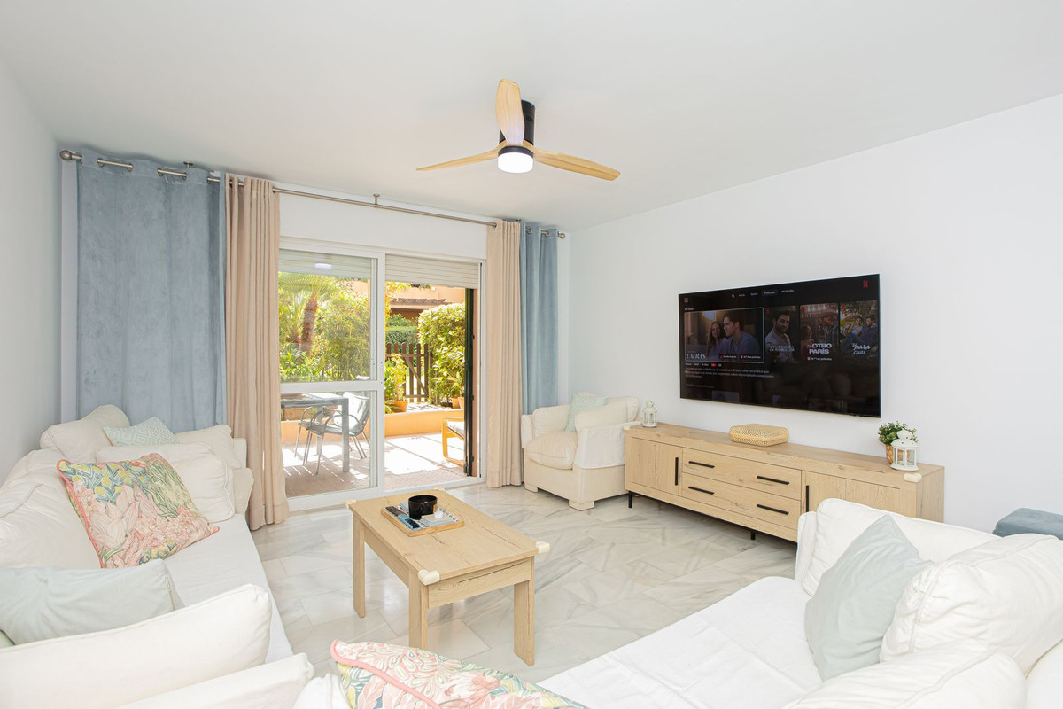 2 Bed Apartment for sale in The Golden Mile Costa Del Sol, Málaga, Spain