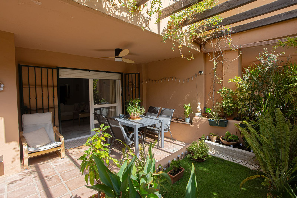 2 Bed Apartment for sale in The Golden Mile Costa Del Sol, Málaga, Spain