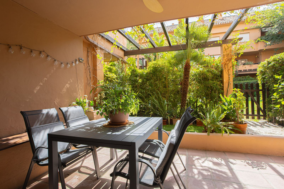 2 Bed Apartment for sale in The Golden Mile Costa Del Sol, Málaga, Spain