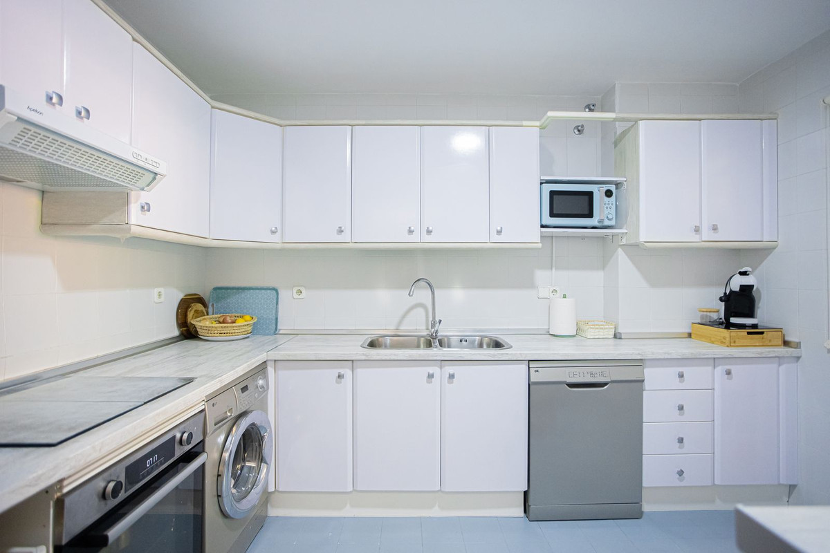2 Bed Apartment for sale in The Golden Mile Costa Del Sol, Málaga, Spain
