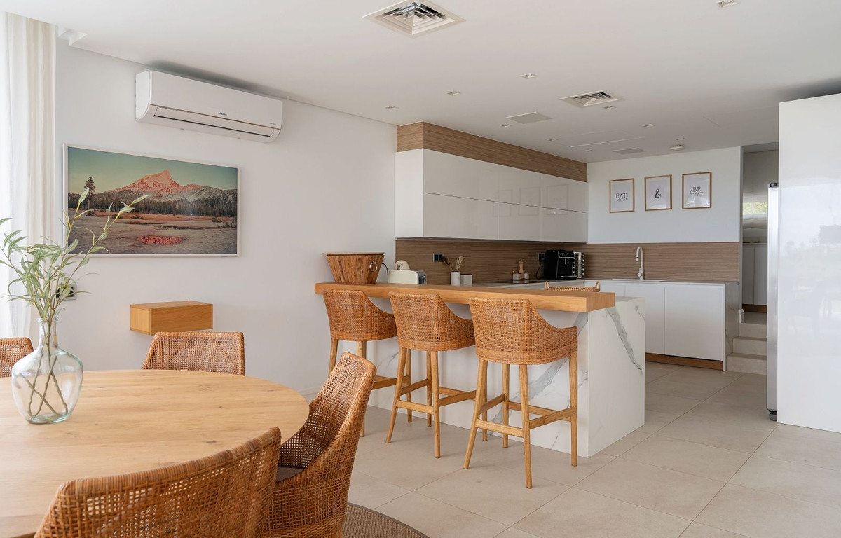 Se vende Villa - Chalet de 4 dormitorios en Costa Del Sol, Málaga, España